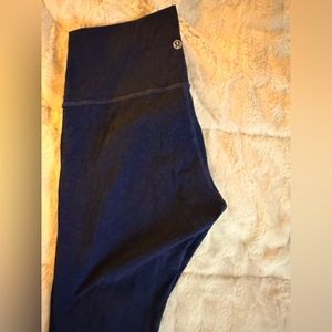 Lululemon in navy blue “Indigo” tights